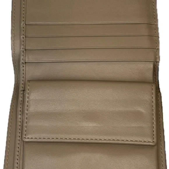 Fendi F Beige Leather Bi-Fold Wallet with Gold Logo. 31/2 X 41/2 - Picture 16 of 16